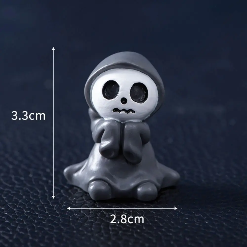 

Mini Halloween Ghost Figurine Resin Funny Mini Ghost Ornament DIY Decorations Scary Ghost House Decorations