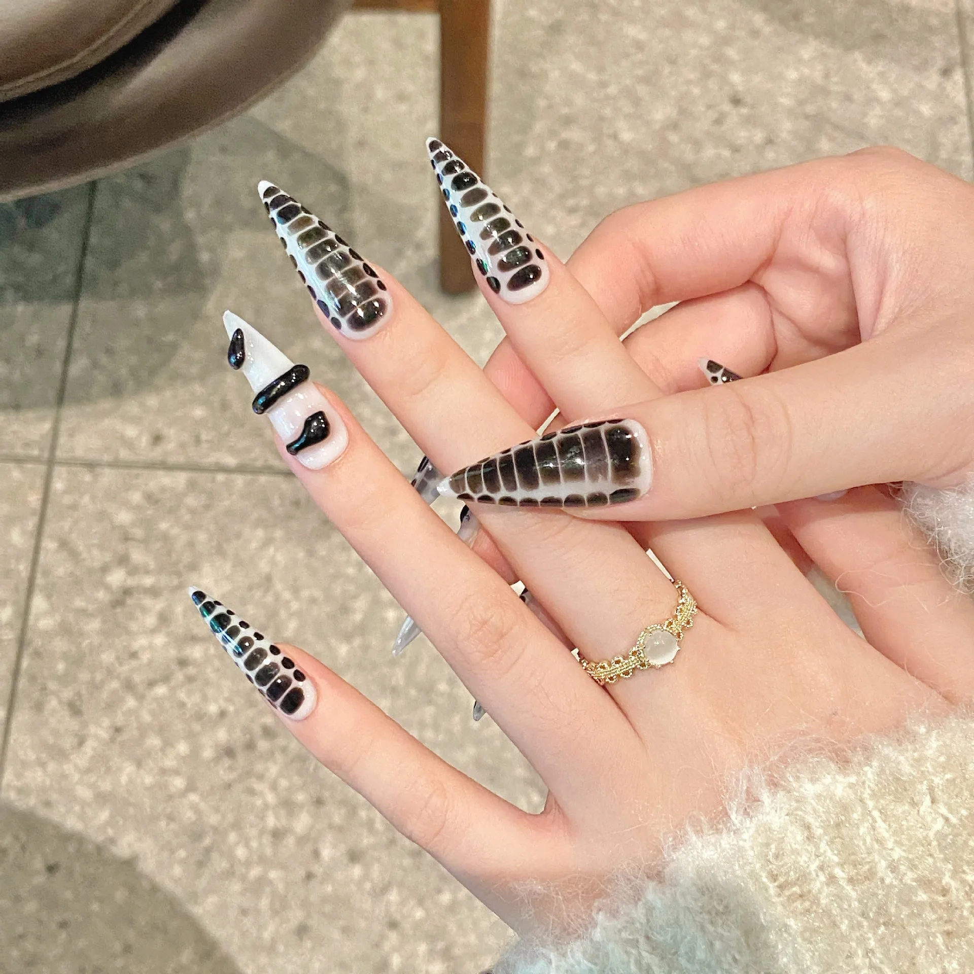 Handmade Press on Nails Black Snake Pattern Long Almond Fake Nail Tips Punk Cool Spice Girls False Nails Wearable Detachable