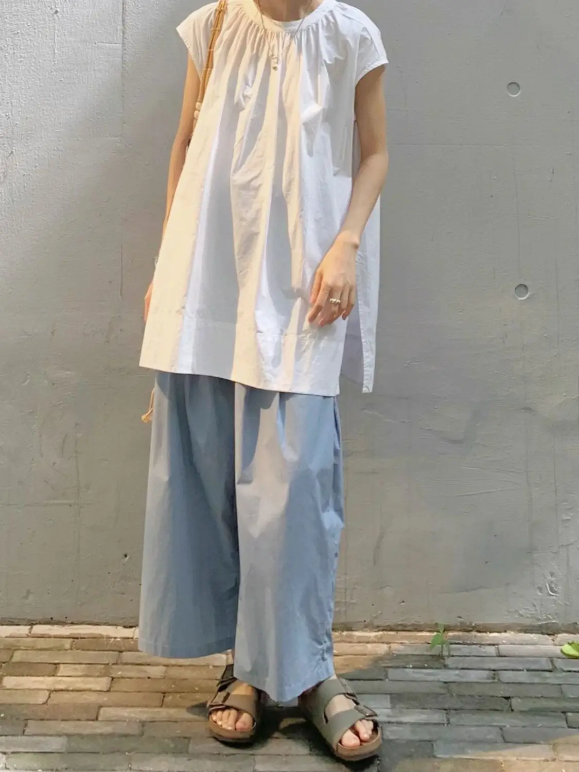 

Shirt Women's Summer 2026 New Top Loose Temperament Niche Sleeveless Shirt Set