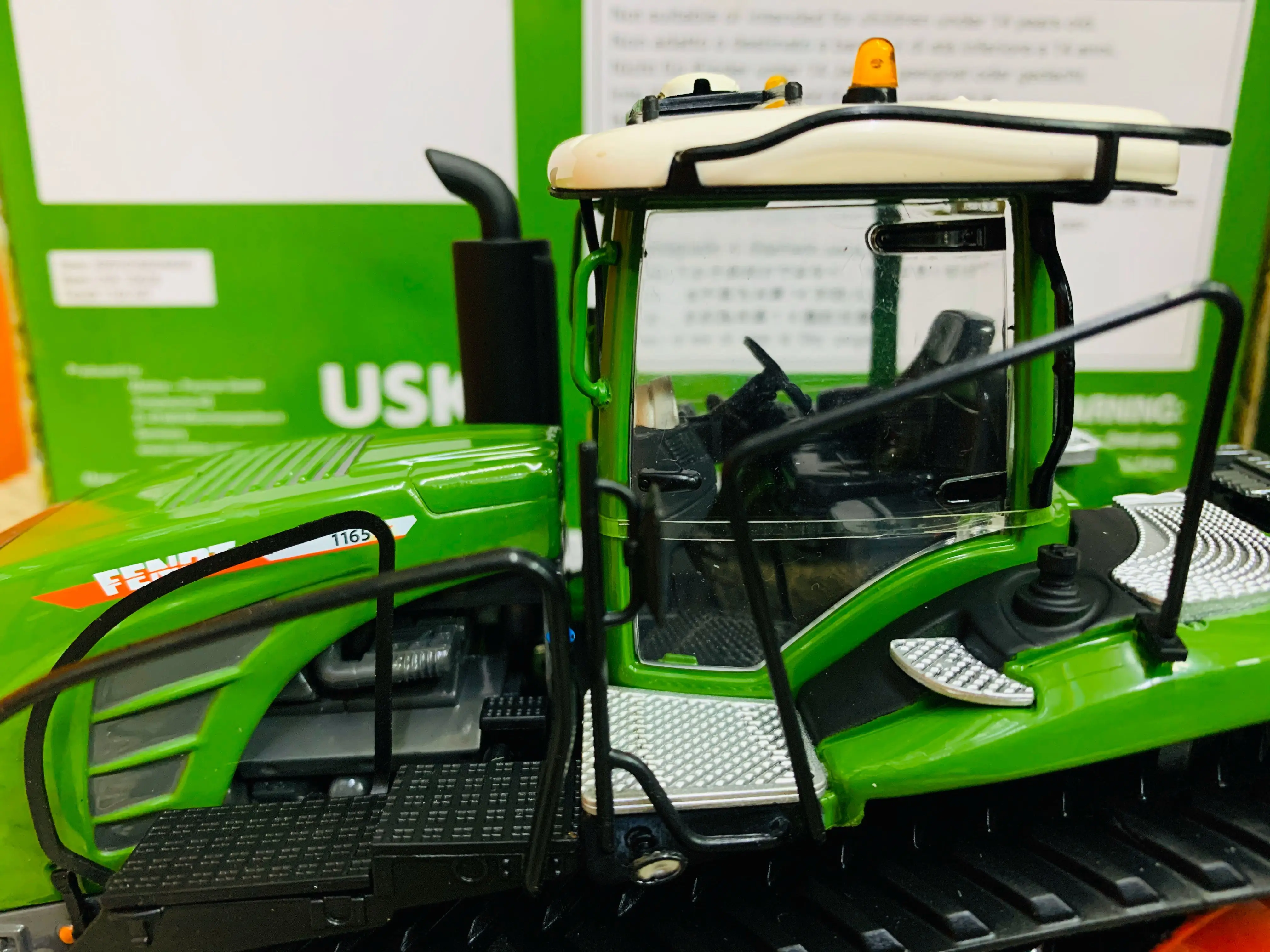 USK Scalemodels Fendt 1165 MT 1:32 Scale Model Tractor with LED Lights, USK10638