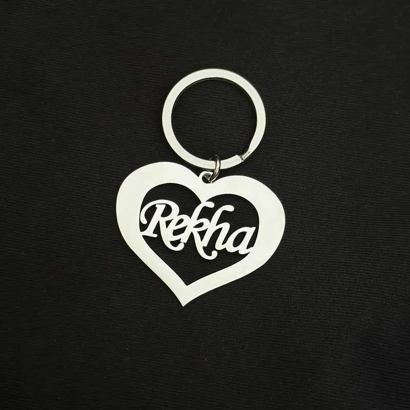 Portachiavi con lettera con nome personalizzato Portachiavi personalizzato a forma di cuore in acciaio inossidabile per regalo di memoria per uomo e donna