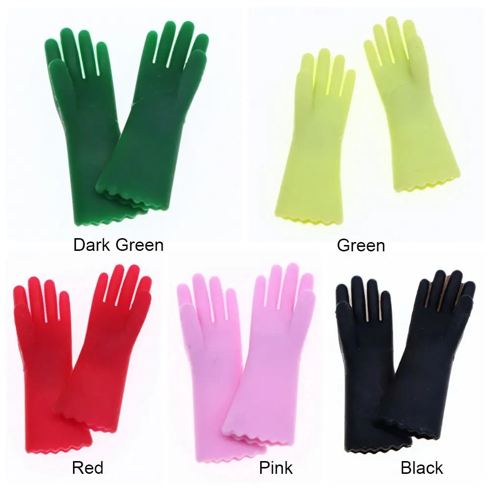 Guantes para casa de muñecas a escala 1/12, accesorios, modelo de escena, guantes de limpieza en miniatura, casa de juego, Mini guante para hornear rosa y verde