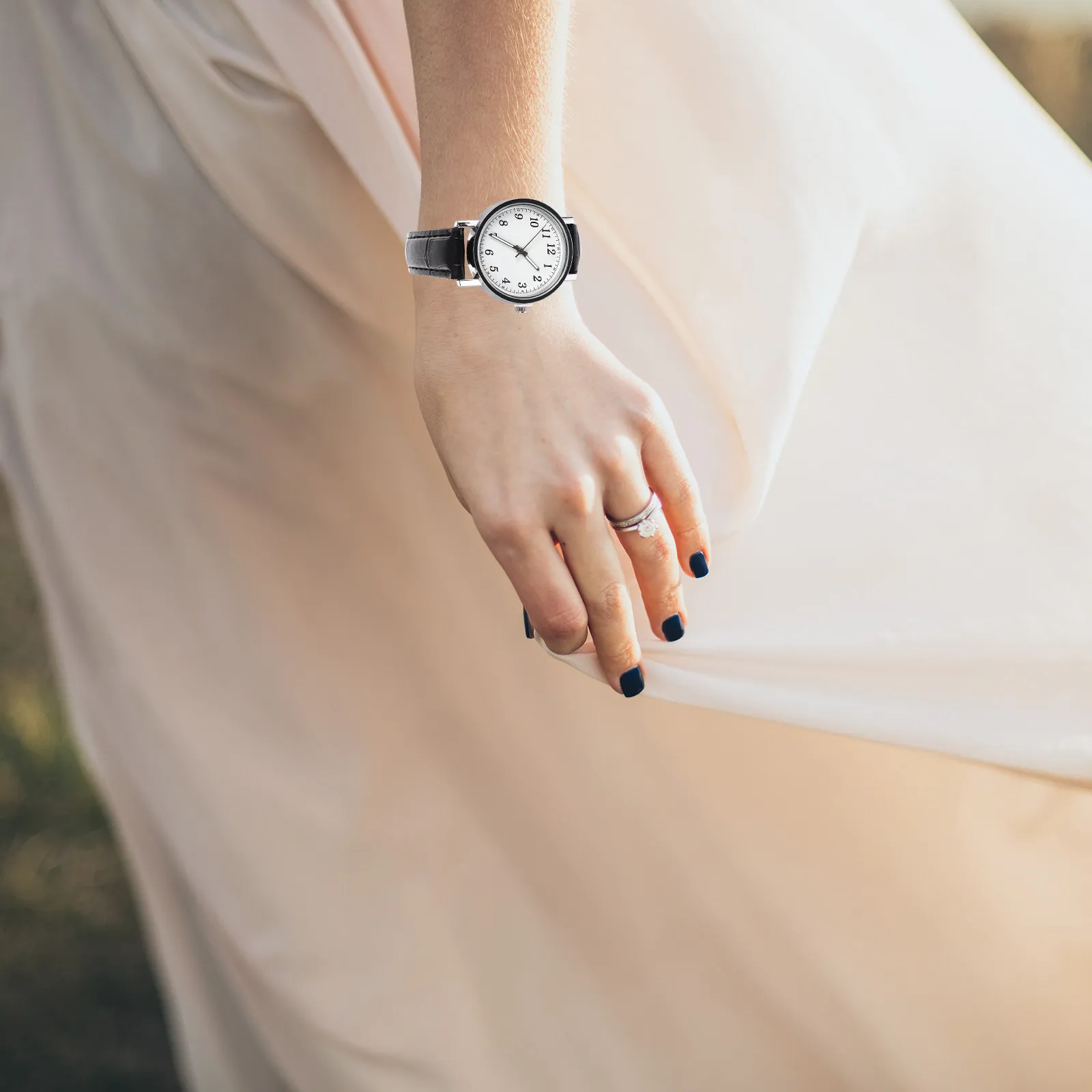 Sophisticated Female Quartz Watch Comfortable Adjustable Strap Elegant Minimalist Style Suitable for Office School Party Banquet