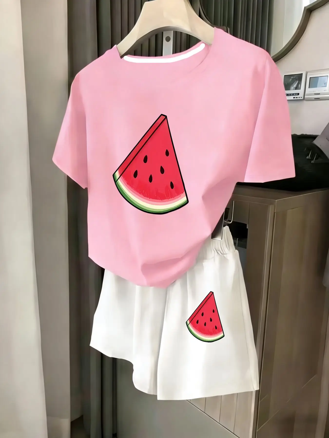 

Ladies 2-Piece Set Summer Beach Vacation Casual round Neck Short Sleeve Random Print T-Shirt Elastic Waist Shorts Suit Comfortab