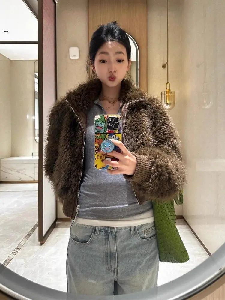 เสื้อแจ็คเก็ตขนเฟอร์เทียมแบบใหม่ รุ่นเมลานจ์ เป็นมิตรกับสิ่งแวดล้อม สำหรับผู้หญิง ทรงสั้น สไตล์เรโทร ใส่สบาย หนา อุ่น เหมาะสำหรับฤดูหนาว เสื้อครอปท็อปขนเฟอร์ สไตล์ Y2K  เสื้อโค้ทขนเฟอร์สุดฮิต