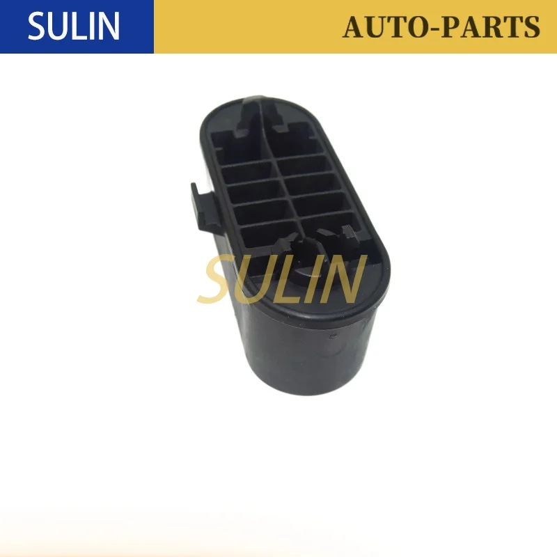 

4M0802847B Cover Jack Point Left Right Genuine Socket Rear Jack Socket for Audi Q7Q8 VW Touareg 4M0802847