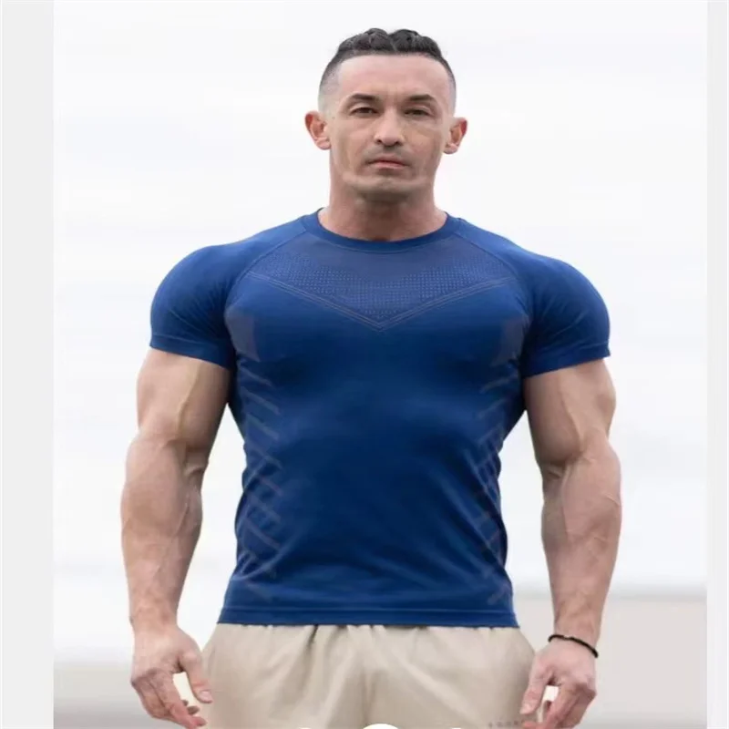 2025 Men Solid Color Sport T-shirt Summer New Gym Fitness Bodybuilding Male Workout Shirts Fashion Short Sleeves T-shirt Men Top