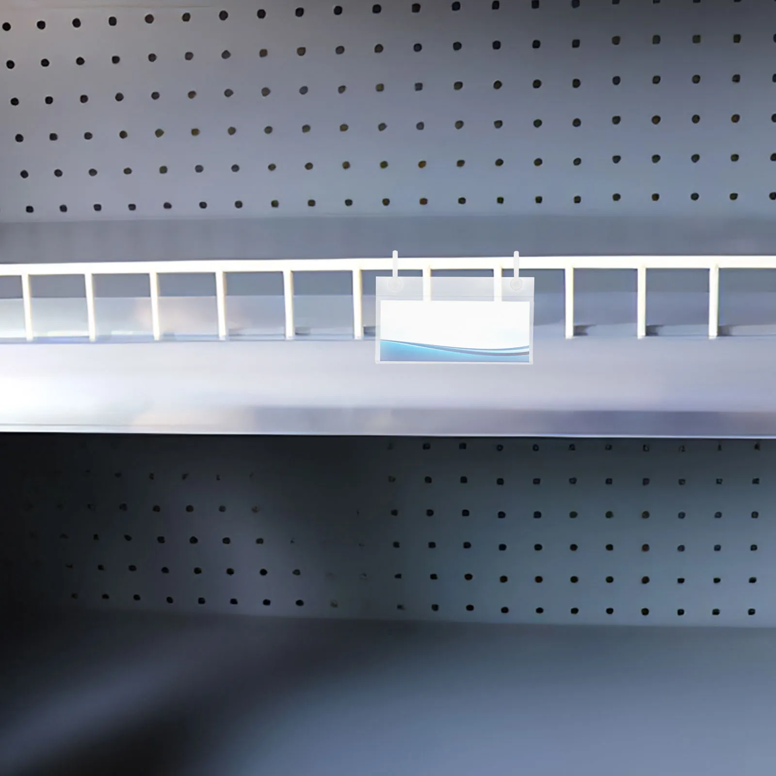 

100Pcs Crystal Clear PVC Label Holder with Dual Hook Snap Lock for Supermarket Shelf Basket Tags Wire Rack Price Display Clips