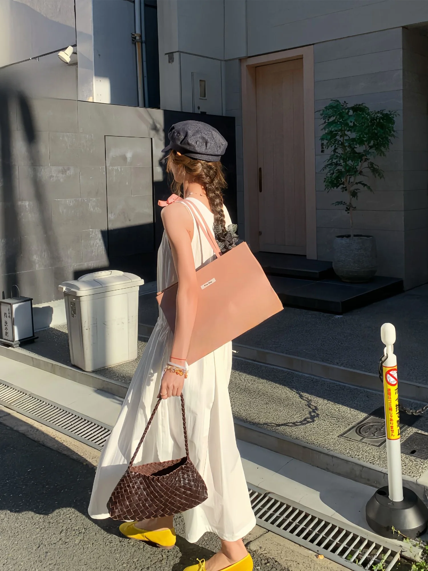 

Летнее платье с уникальным дизайном, без рукавов, в стиле пэчворк, с юбкой-баской, белое, длинное, повседневное, с естественной линией талии, из хлопковой ткани