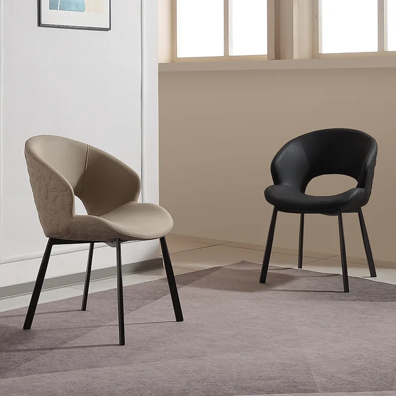 เก้าอี้รับประทานอาหารสไตล์อิตาลีสมัยใหม่ เก้าอี้ดีไซน์เนอร์สำหรับโรงแรม ร้านกาแฟ เก้าอี้รับประทานอาหารแบบสบายๆ เฟอร์นิเจอร์จัดเลี้ยงสไตล์มินิมอล Cadeiras Lscy