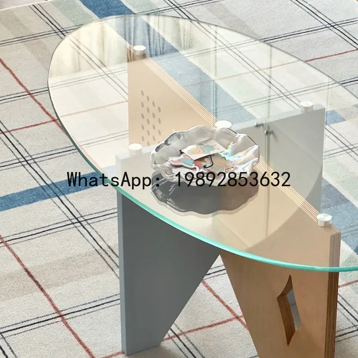 YFY Creative Dopamine Coffee Table Ocean Board Oval Side Table Wooden Small Apartment Living Room Irregular Tempered Glass