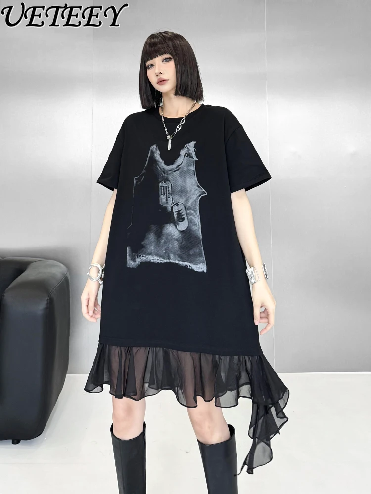 شخصية الطباعة طاقم الرقبة فستان أسود المرأة 2025 صيف جديد فضفاض الغزل حافة الربط منتصف طول فساتين تي شيرت