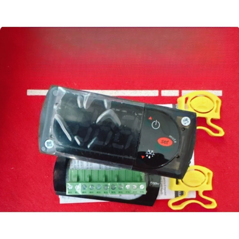 PJEZS0H000 Digital Temperature Controller Industrial Refrigeration Thermostat Control Module For Cooling Heating System