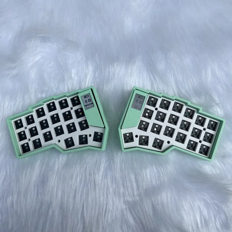 

Corne Split Keyboard Kit Bluetooth Wired Dual-mode RGB Hot Swap Screen Incline 5° Customize Kit Support ZMK Mechanical Keyboard