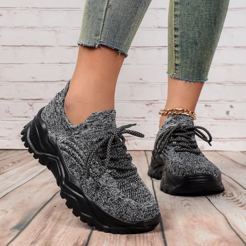 امرأة منصة أحذية رياضية تنفس أحذية رياضية موضة السيدات المدربين سلال فام الانزلاق على أحذية جورب المرأة عادية حجم 45