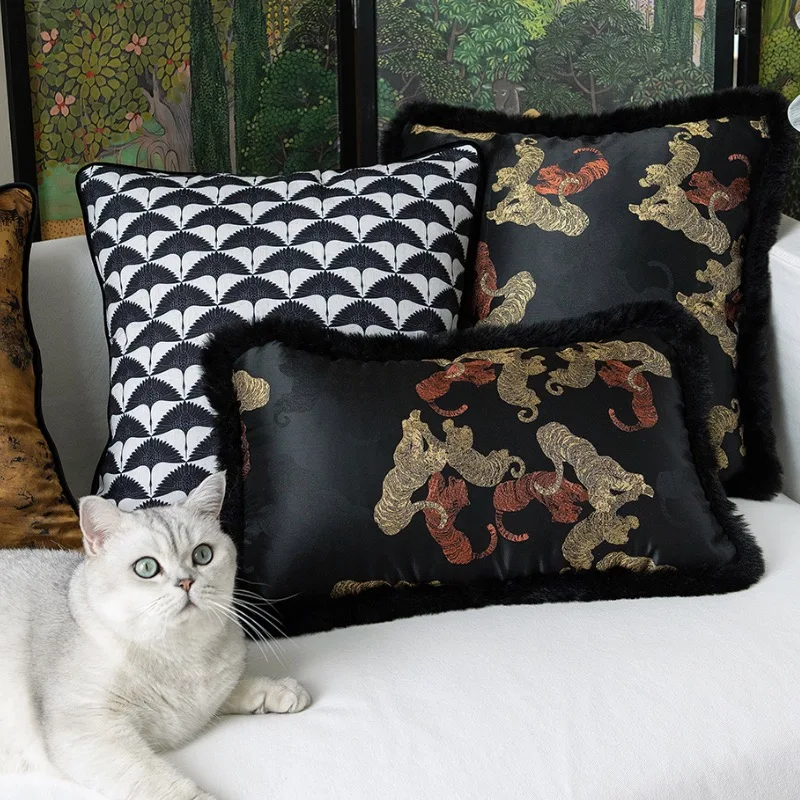 Luxury Chinese Pillows Sand Gold Cushion Case Black Tiger Decorative Pillow Cover For Sofa Retro Living Room Home Decorations