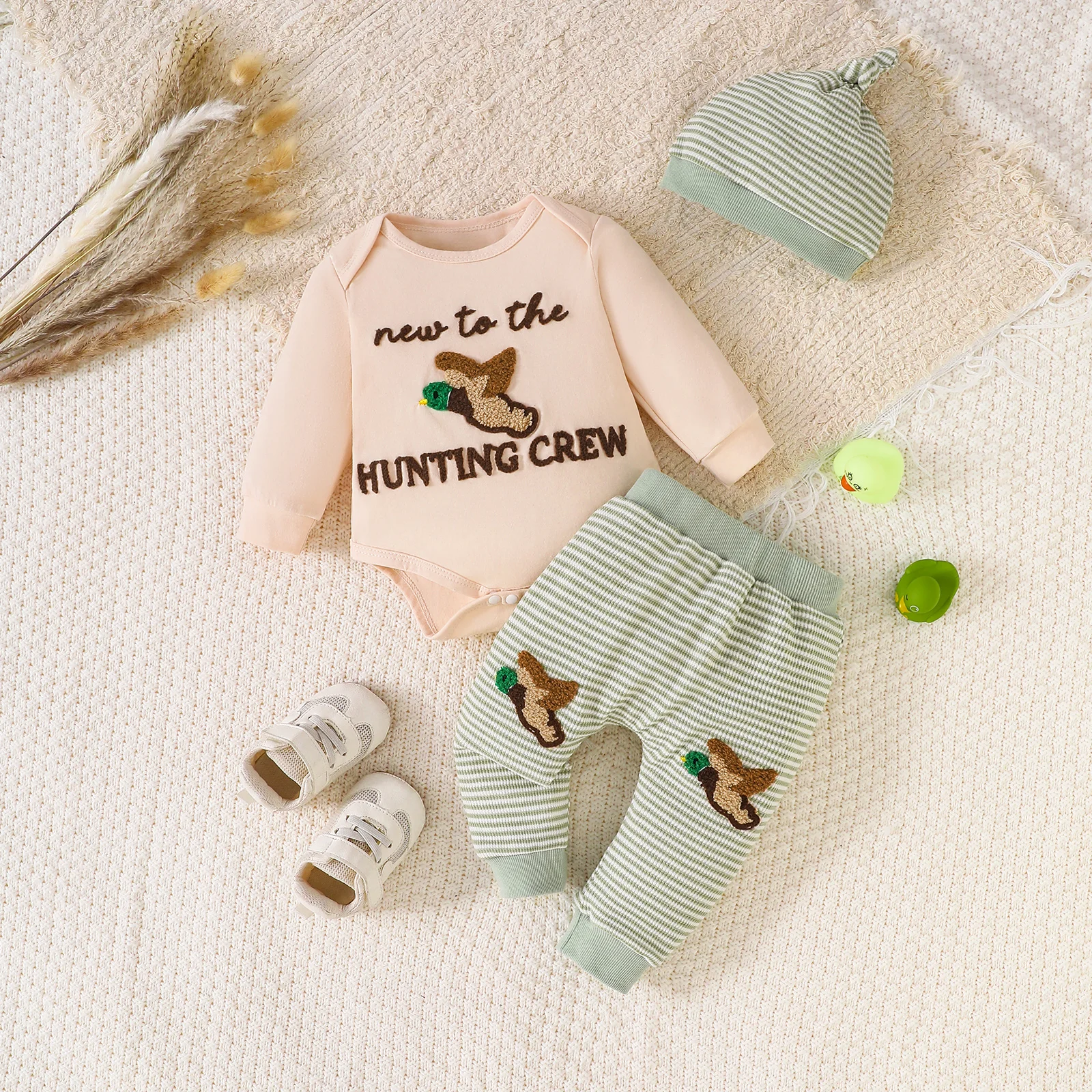 Autumn/Winter Neutral-Toned Baby Long-Sleeve Romper with Embroidered Bird Design, 3-Piece Set with Pants and Hat