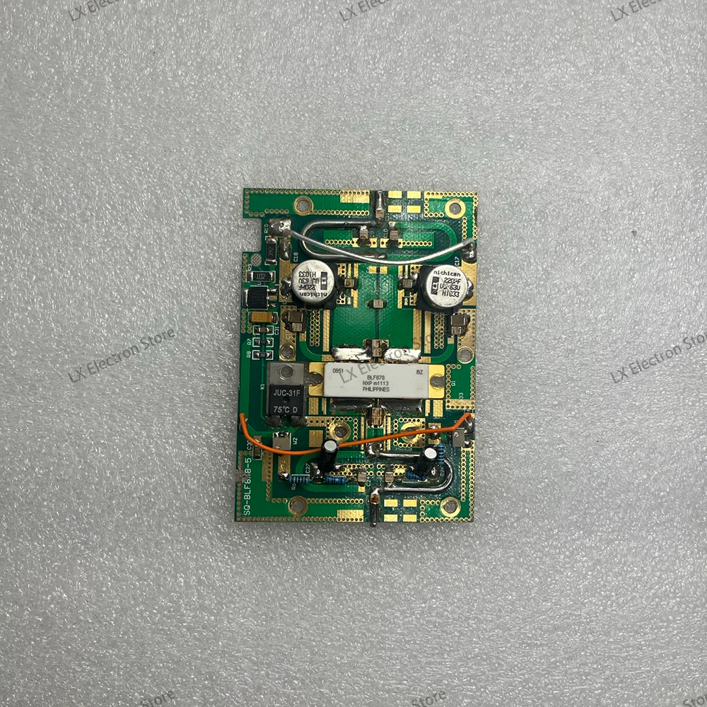 1pcs 300W high-power RF amplifier board, single BLF878 transistor. Frequency: 400-900MHz, input 2.4W (21dB) 42Vdc