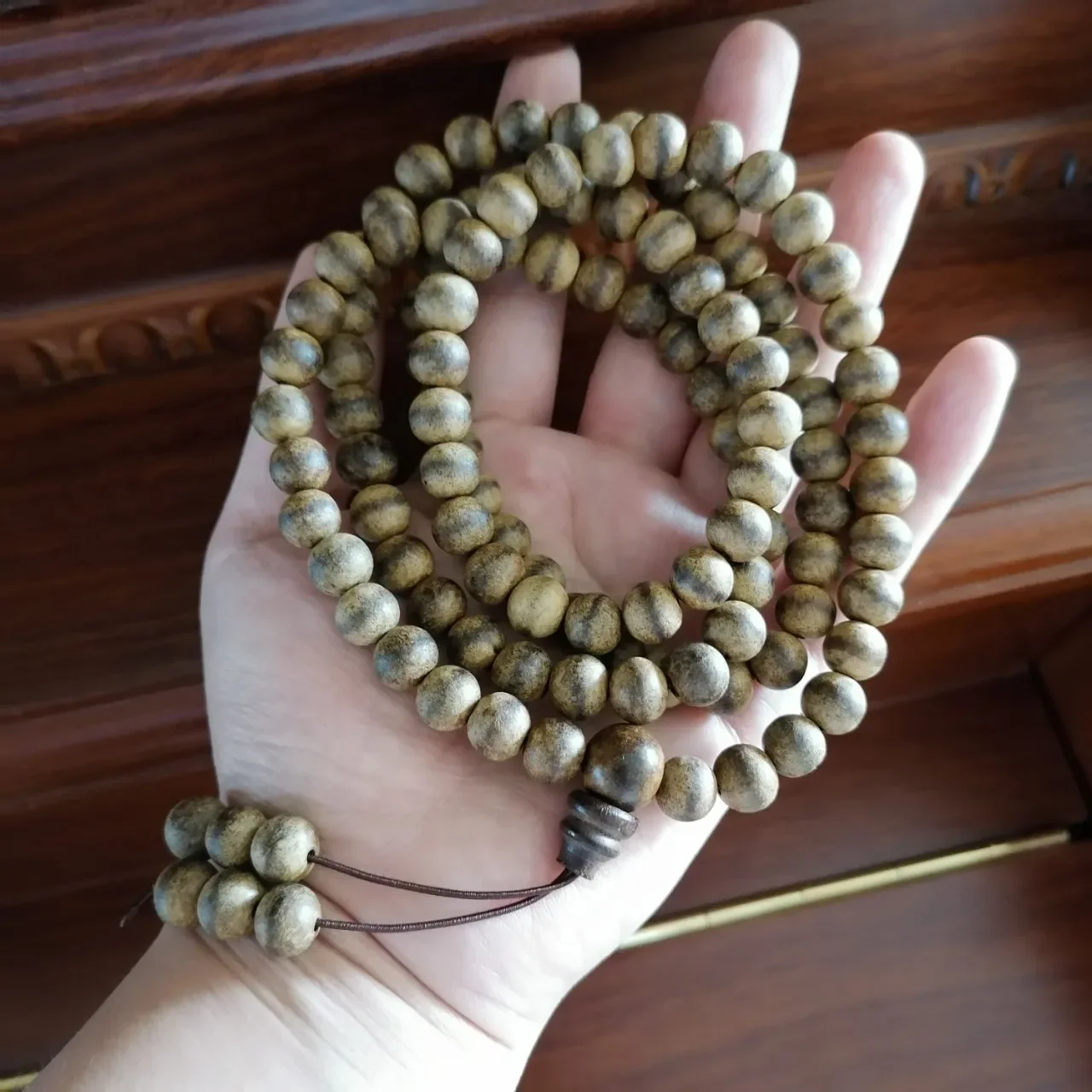 Kalimantan agarwood bracelet 108 beads rosary bracelet old material original wood Buddhist bead men and women necklace eaglewood