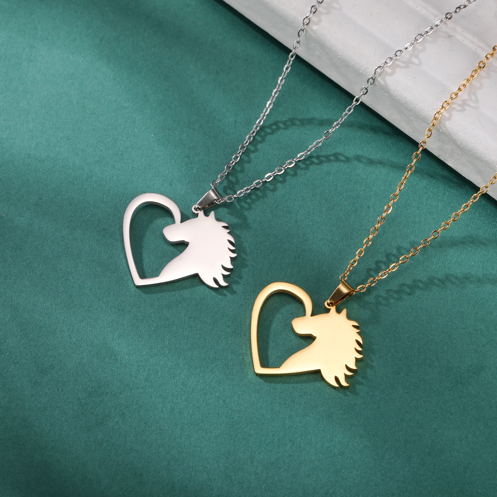 Unift Heart Horse Necklaces for Women Cowgirl Equestrian Stainless Steel Pendant Neck Chain Fashion Horse Lover Jewelry Gift