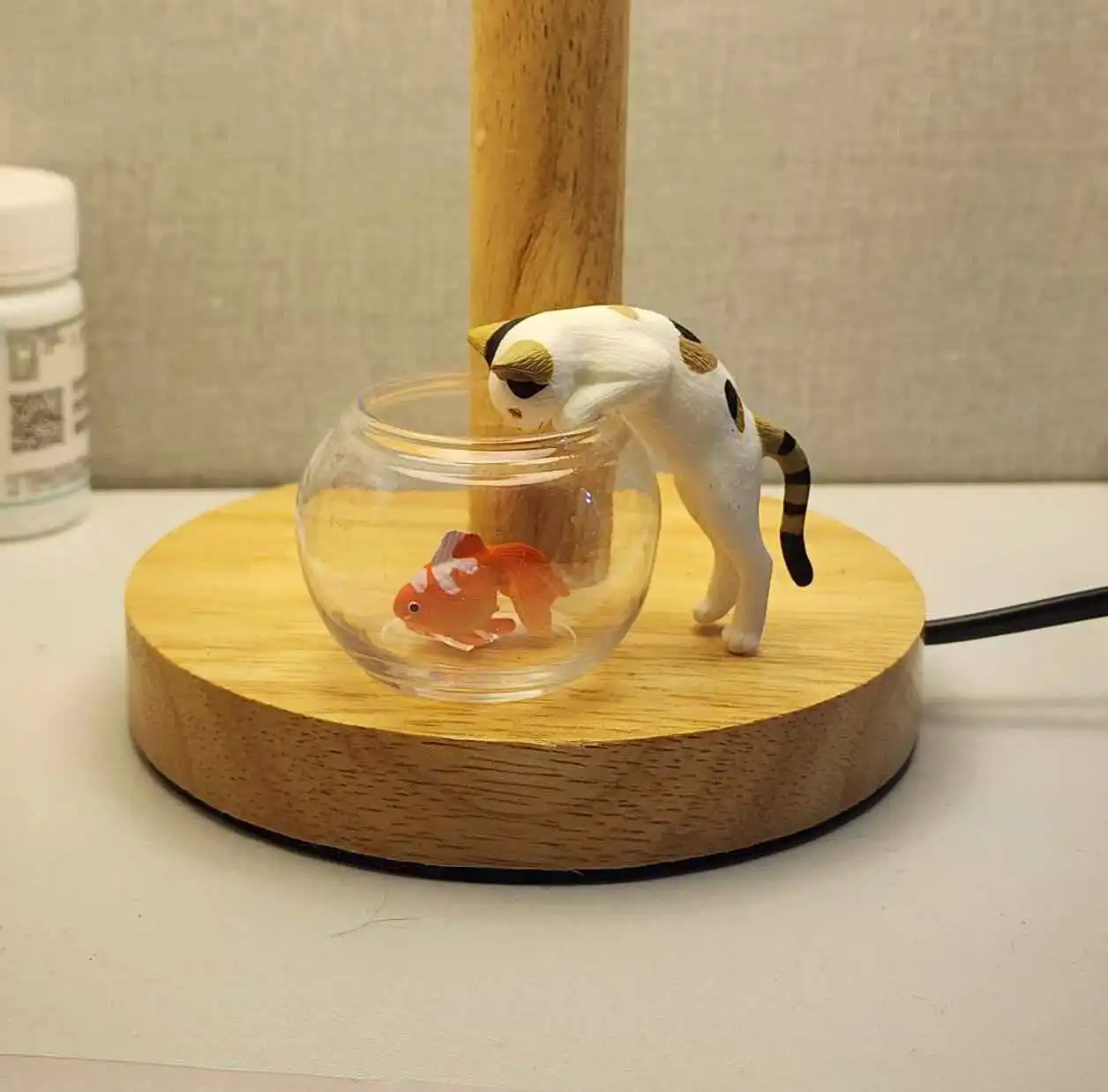 

Новые товары в наличии: коллекционные фигурки Goldfish Cat Blind Box, серия «Лови рыбу», «Три цветка», «Черная кошка». Модные настольные украшения, подарок.