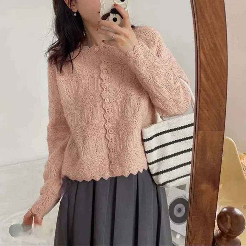 เสื้อสเวตเตอร์เนื้อนุ่มอเนกประสงค์และทันสมัย เสื้อคาร์ดิแกนทรงหลวมแบบโปร่งพร้อมระบาย