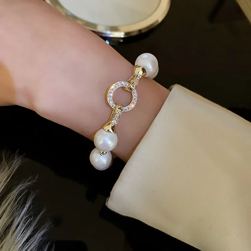 2024 New Arrival Retro Light Luxury Elegant Zircon Circle Pearl Bracelet For Women Fashion Sweet Crystal Jewelry Party Gifts