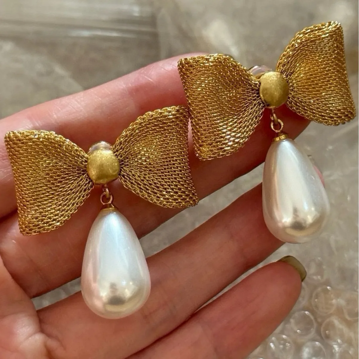 New French niche retro bow pearl temperament sweet and elegant earrings