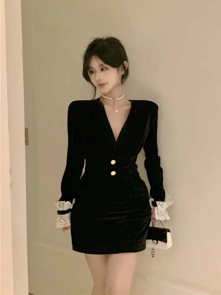 Korejepo Christmas Robe French Temperament Long Sleeve Deep V Premium Black Hepburn Velvet Black Dress Stitching Slim Dress