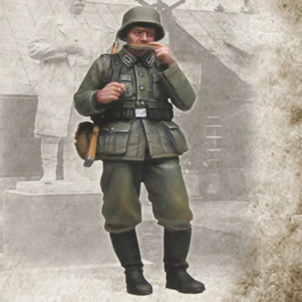 

1/35 resin soldier model GK World War II mouth organ soldier unassembled and unpainted DIY kit 789R