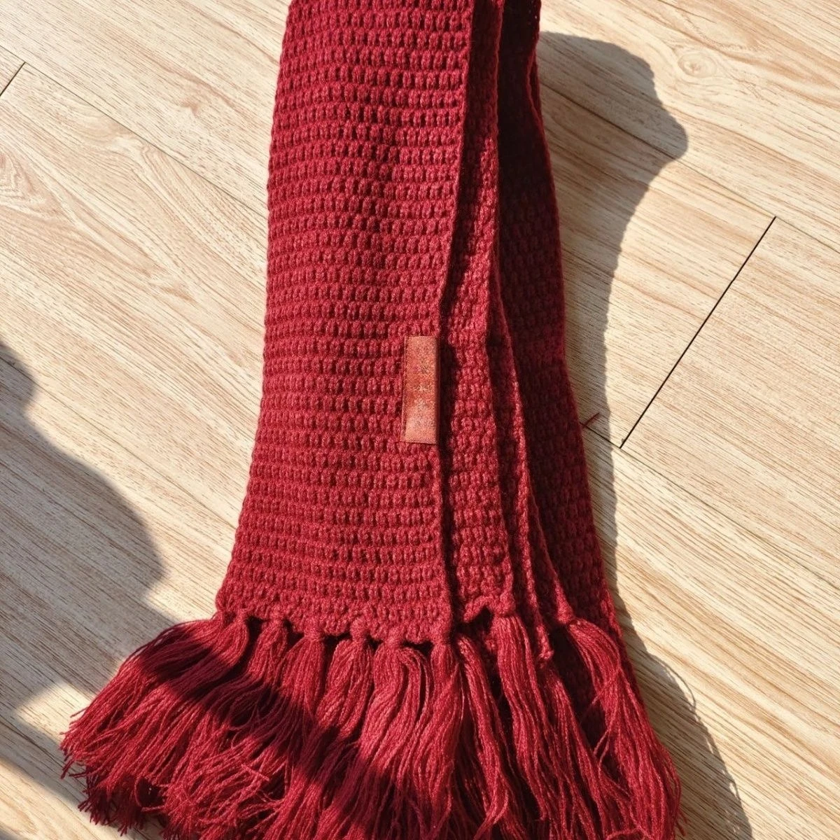 

Fans-made Un-official Taylor'S Red Scarf Valentine Gift 096