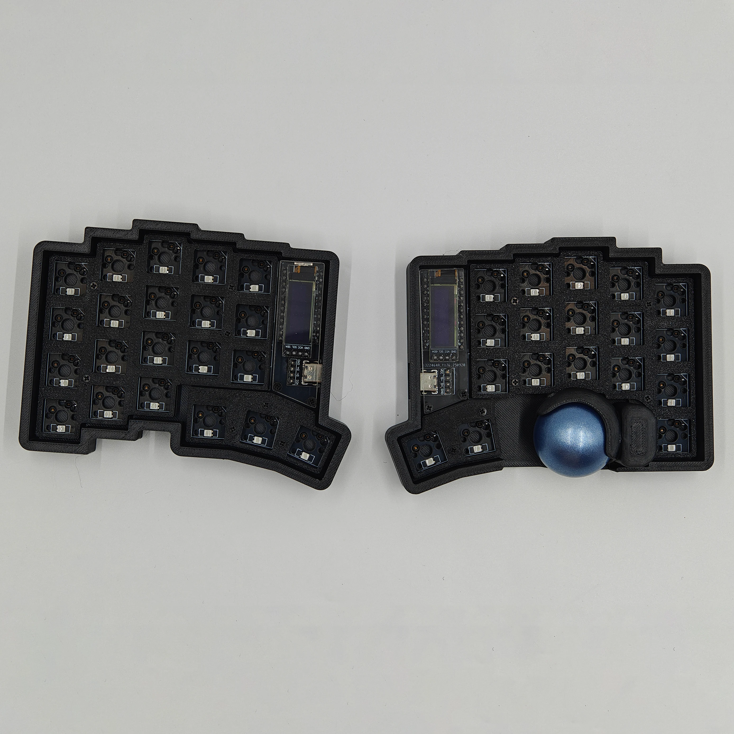 Trackball 39/44/47/59 Split Keyboard Kit RGB MX/Choc Switch Support VIAL Custom RP2040 Split Keyboard Kit Ergonomic PC Gamer Gif