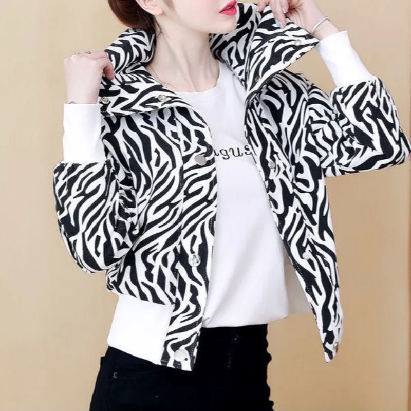 2023 Spring and Autumn Fashion Trend Loose Fitting Casual Standing Collar Leopard Print Westernized Short Versatile Women\'s Coat