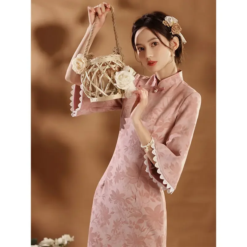 

Розовый Cheongsam, улучшенный осенний стиль, новинка 2021, китайское Ципао, современное элегантное платье для молодых девушек, зимнее платье с длинным рукавом