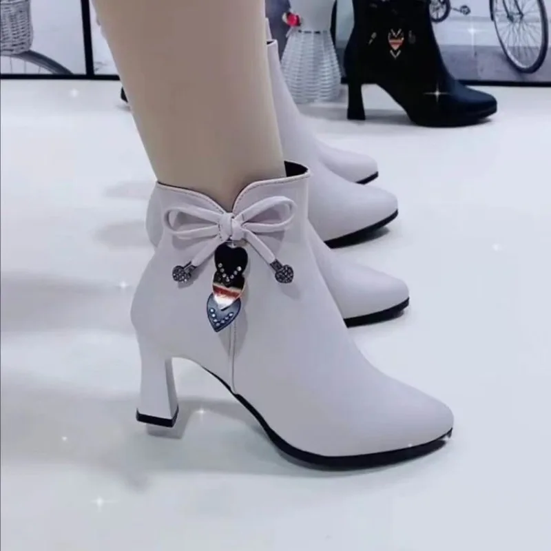 

Black Women's Ankle Boots Pointed Toe Square Heel Fashion Butterfly Kno Side Zipper Women Shoes White High-heeled Short Boots