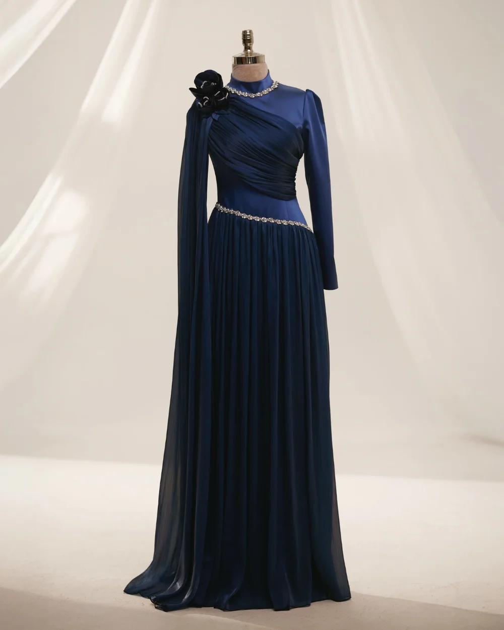 

Customized Navy Blue Luxury Exquisite Chiffon Pleat Handmade Flower Rhinestone A-line High Collar Long Dresses Evening Dresses