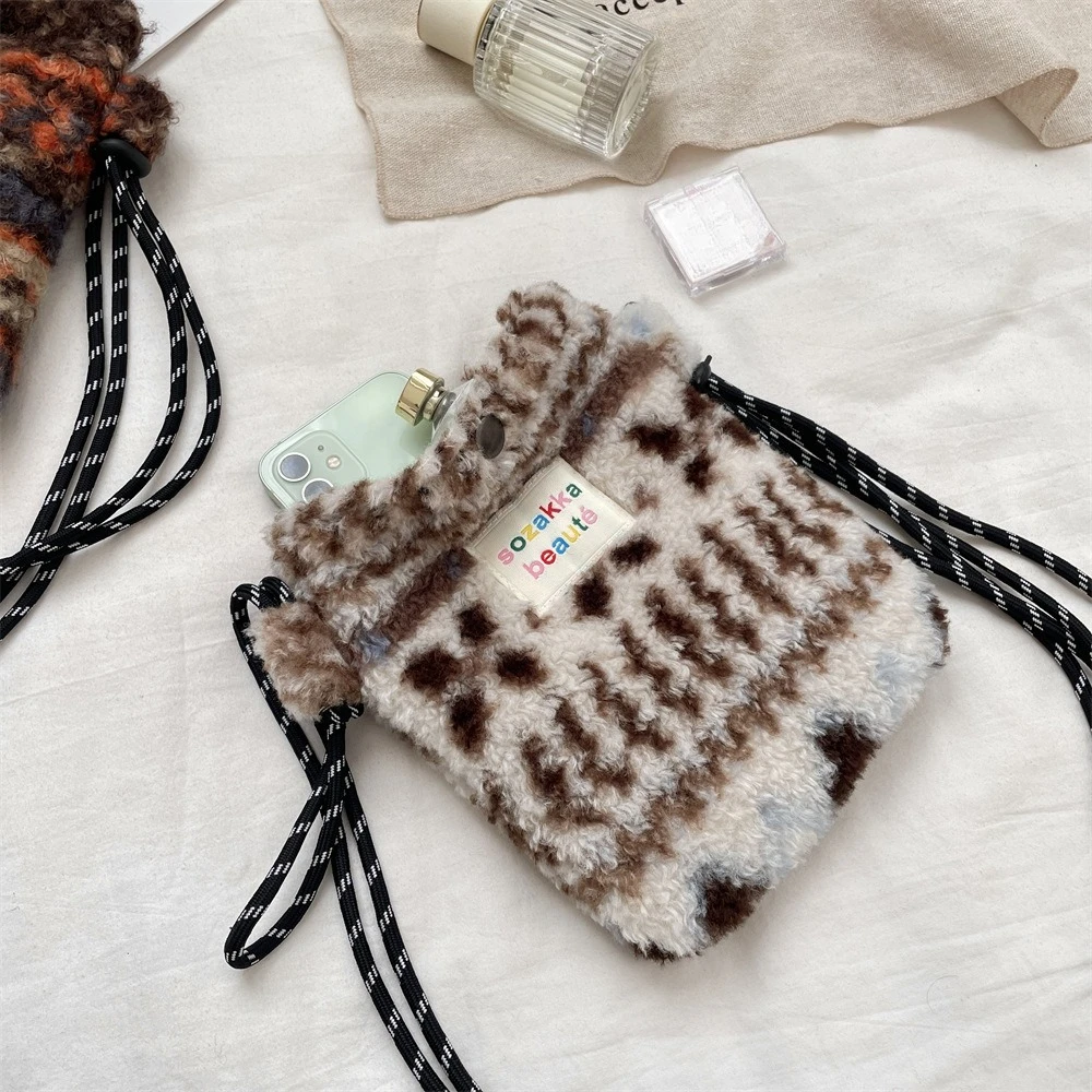 Women's Retro Plush Crossbody Bag Cute Autumn Winter New Female Bags Lipstick Cosmetic Organizer Wallet Crossbody Phone Bags - view 5