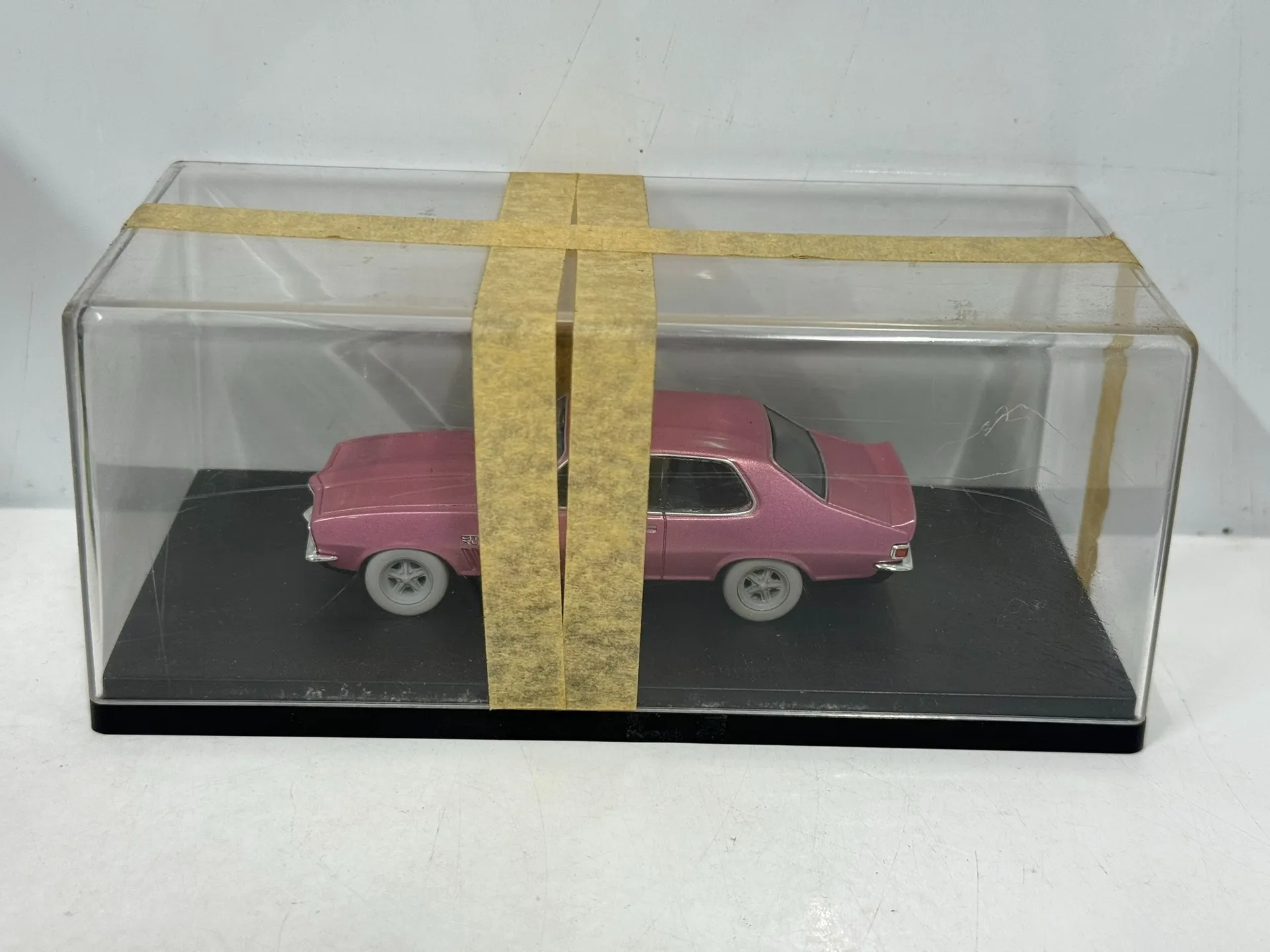 

Flaws литой под давлением масштаб 1/43 розовый GTR модель автомобиля Коллекционная игрушка в подарок сувенир дисплей орнамент