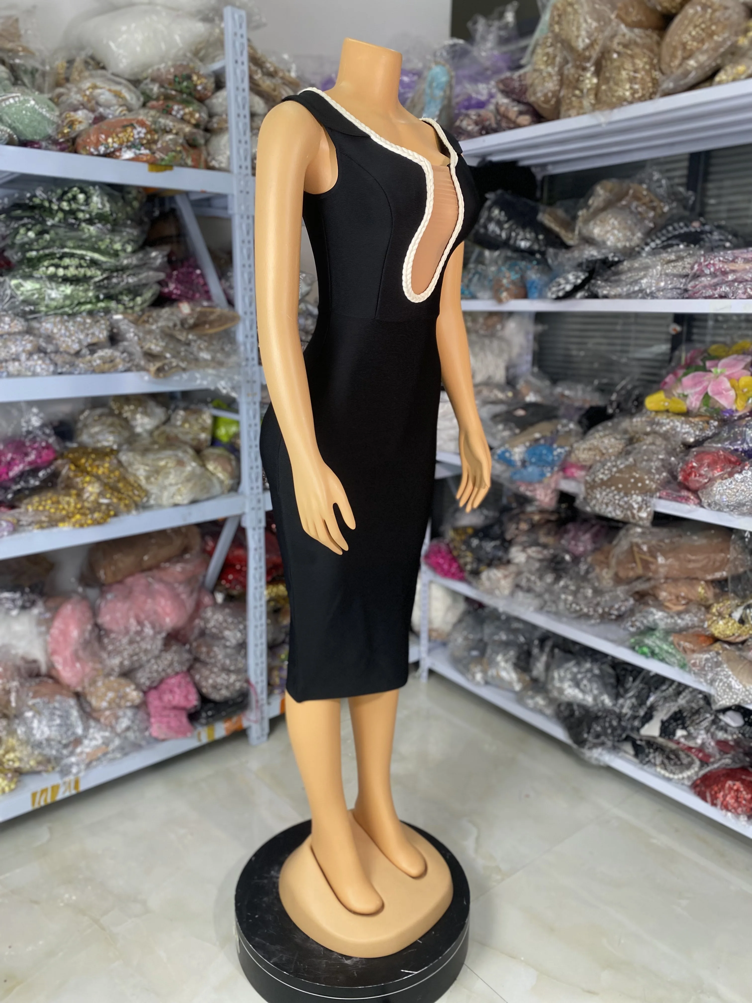 2025 ใหม่ผ้าพันคอผู้หญิงมุมมอง SHEER Patchwork เข่าความยาวถัก High Street OL อย่างเป็นทางการโอกาส PARTY DRESS