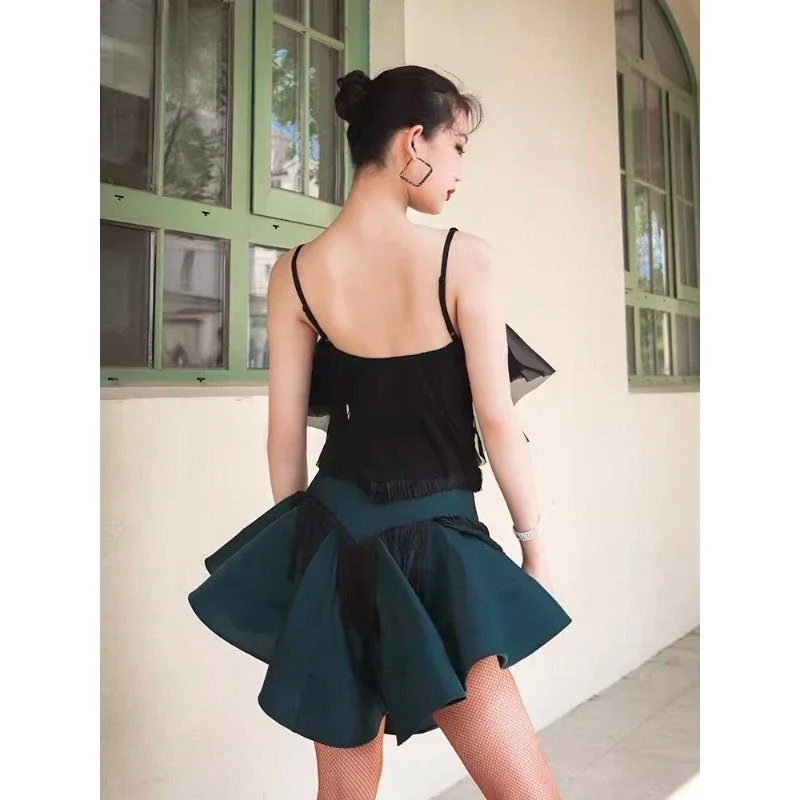 Kleid für Damen, lateinamerikanisches Tanzkleid, Sommer-Mesh-Träger, Fischgräten-Halbrock, nationaler Standard, Übungstanzkleid