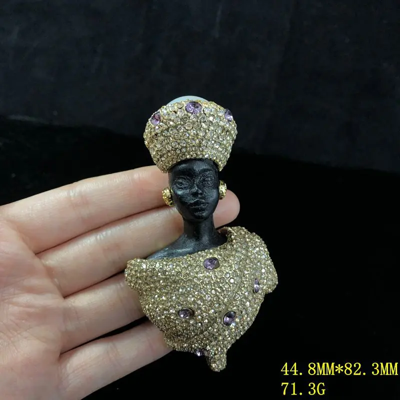 Retro distressed gold black elegant brooch high-grade versatile design exquisite  head brooch jewelry