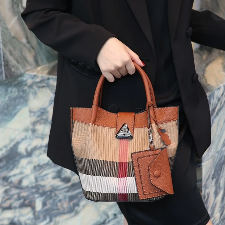 

Classic Everyday Leather Women Bag Luxury Paris Fashion Bag Casual Simple Tote Bag High End Crossbody Hand Bag