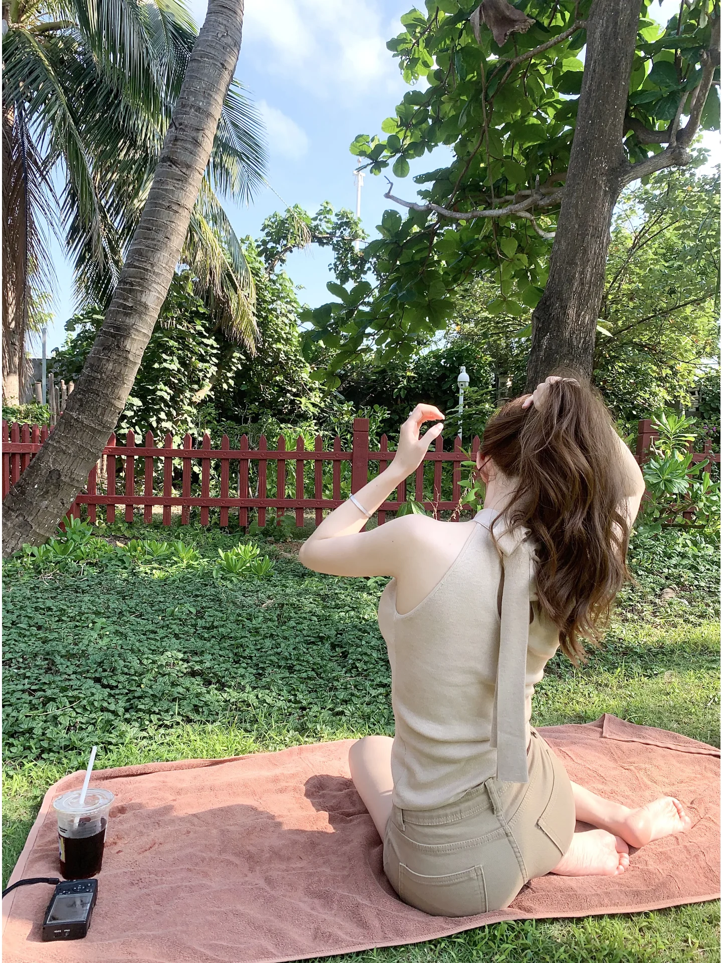 

Braided Neckline Short Cotton Top Women's Fashion Spring 2026 Vest Strap Hanging Neck Design No Chest Pad Polyester Nylon Acr...