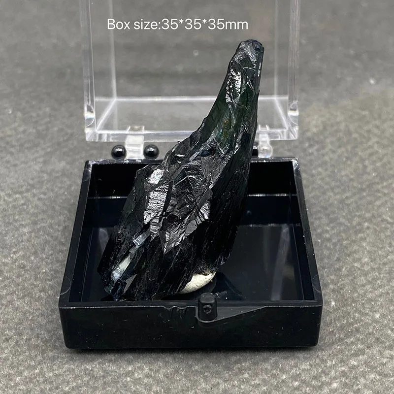 100% Natural Green Columnar Crystals Vivianite Mineral Specimens Accessories Beads + Box Size: 35*35*35mm