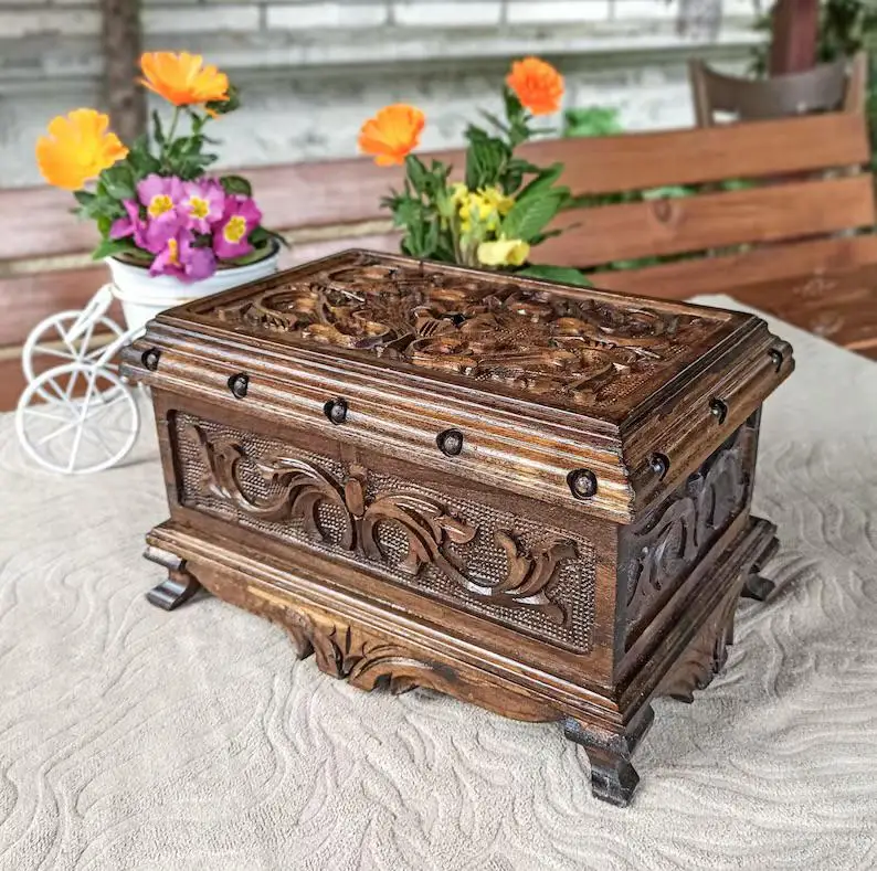 Antique finished wooden large storage box has beautiful design and different shapes of solid wood storage boxes.