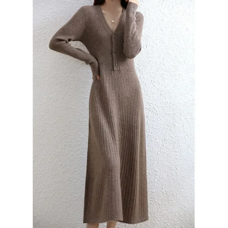 Однотонный свитер с v-образным вырезом в полоску, женский корейский стиль с пряжкой, облегающее и утягивающее осенне-зимнее новое вязаное базовое платье