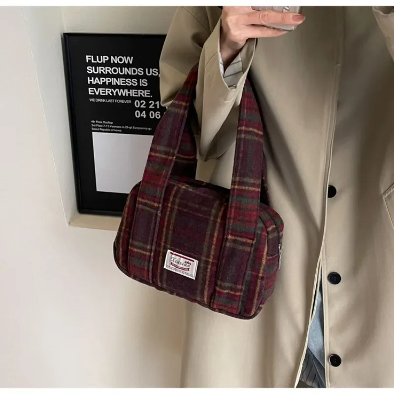 New Plaid Shoulder Bag Autumn Winter Tweed Check Tote Korean Version Shoulder Bag Vintage Shell British College Shoulder Bag