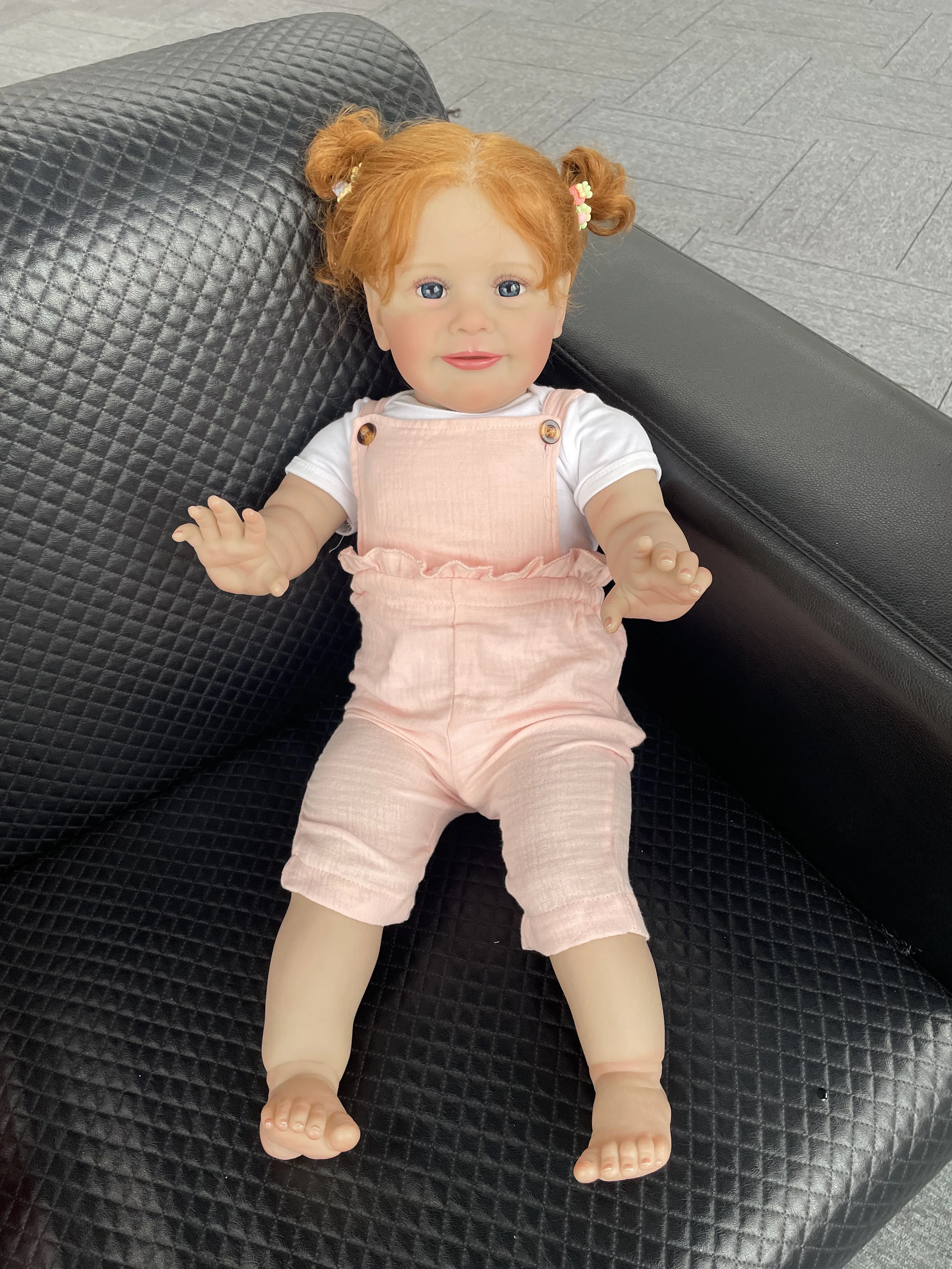 دمية زوي المولودة حديثًا بطول 25 بوصة، جسم قماشي ناعم، تبدو حقيقية، طبقات متعددة من الطلاء مع عروق مرئية، شعر مزروع يدويًا