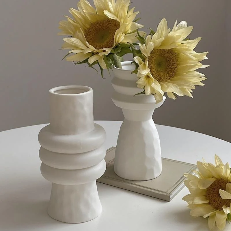 

Fashionable White Ceramic Straight Bottle Vase Creative Matte Living Room Decorations Simple Style Home Decoration Accessories