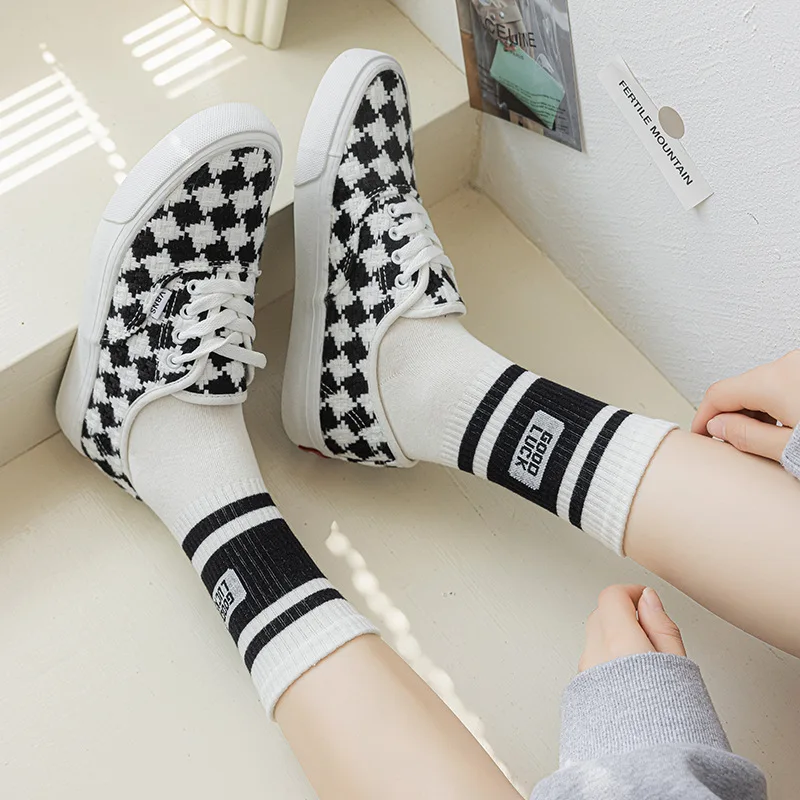 Black and White Women's Socks Spring and Autumn Mid-tube Socks Striped Sports Network Red Summer Thin Stockings